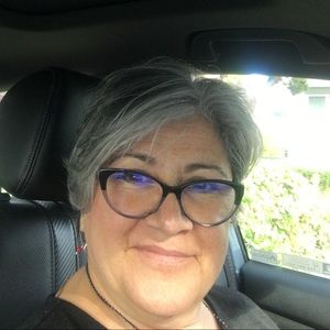 Meet your Posher, Elaine